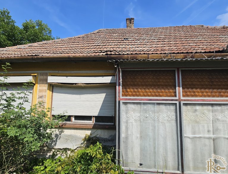 Sárbogárd, Dózsa György  67.