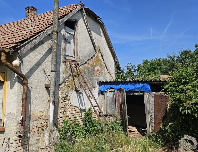 Sárbogárd, Dózsa György  67.