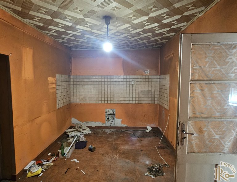 Sárbogárd, Dózsa György  67.