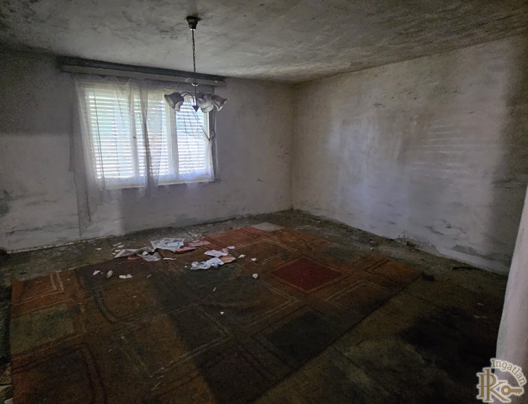 Sárbogárd, Dózsa György  67.