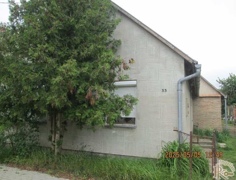 Mezőcsokonya, Fő utca 33.